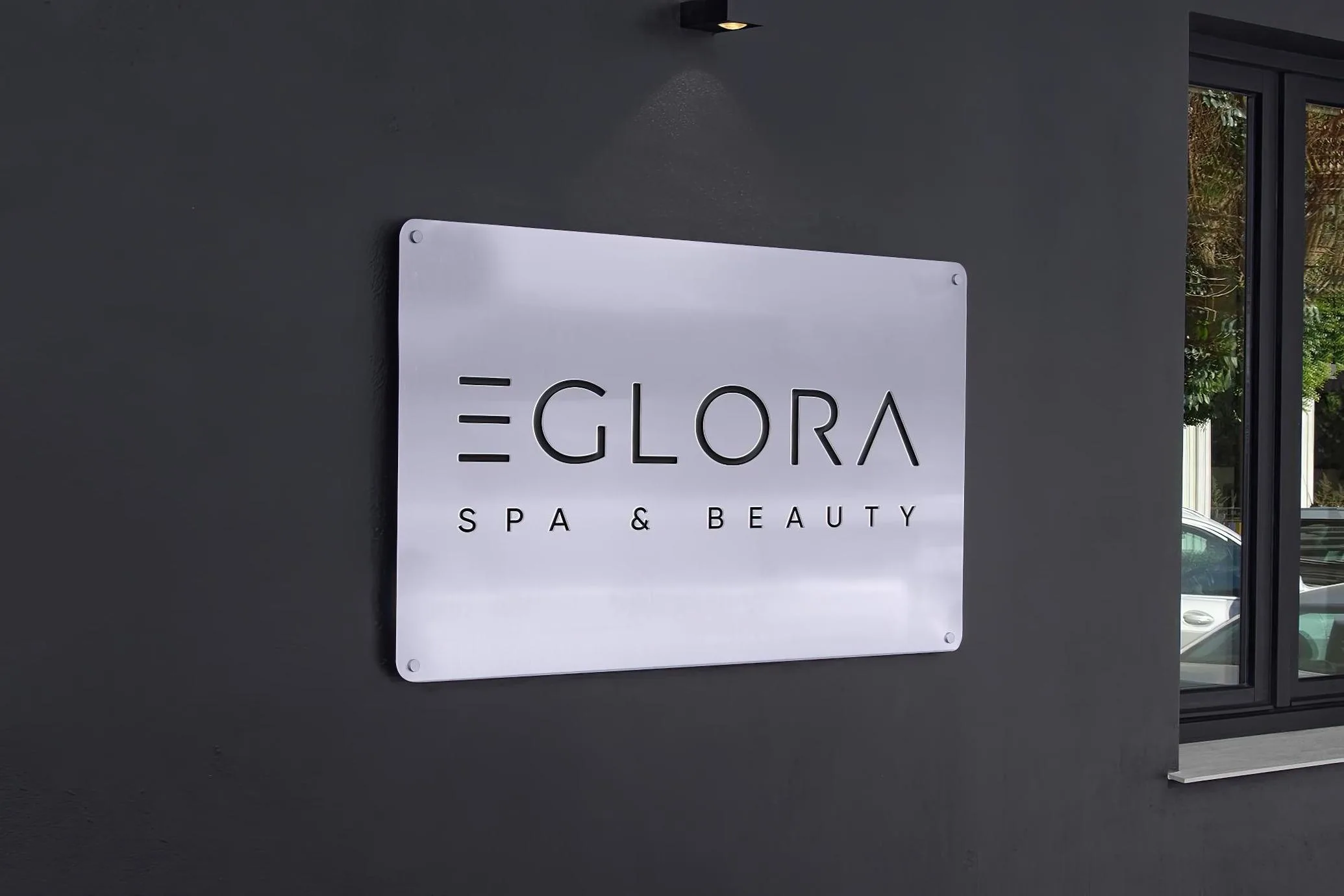 storefront-plaque-sign-mockup-3.webp